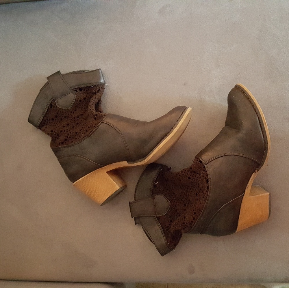 Vanity Boots - Picture 4 of 8